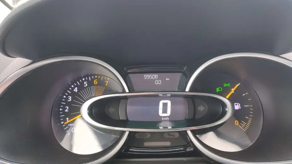 RENAULT Clio -