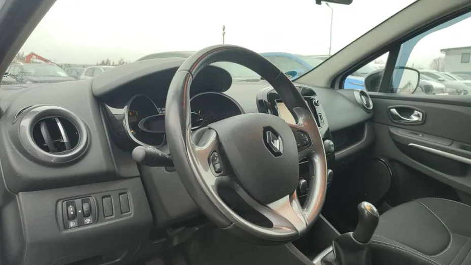 RENAULT Clio -
