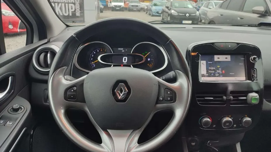RENAULT Clio -