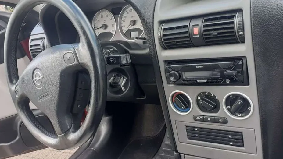 OPEL Astra -