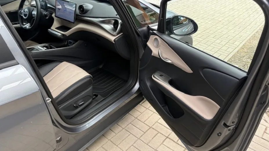 BYD Dolphin -