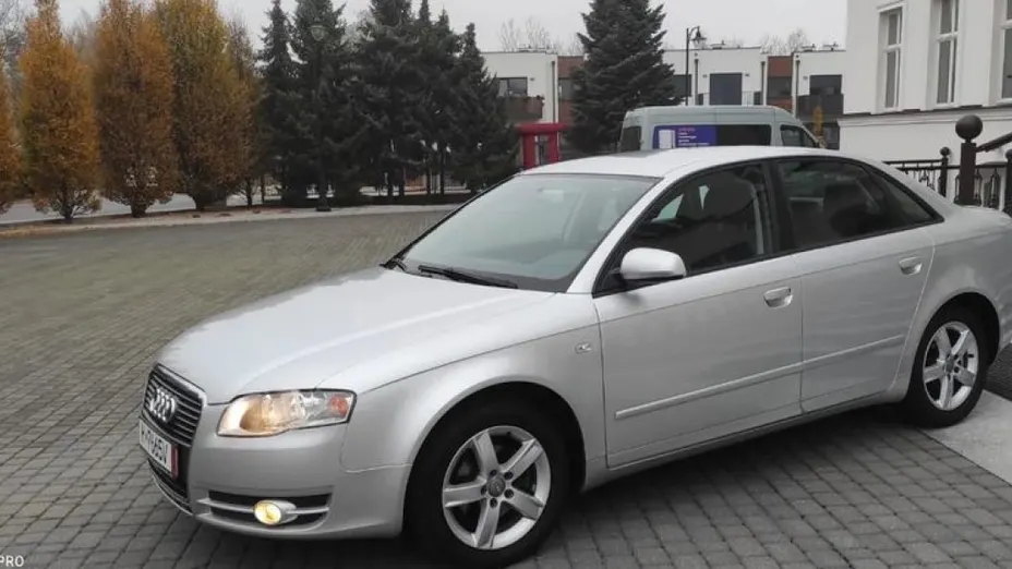 AUDI A4 -