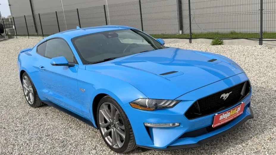 FORD Mustang -