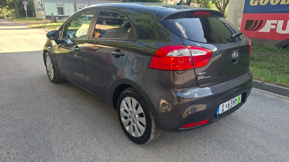 KIA Rio -