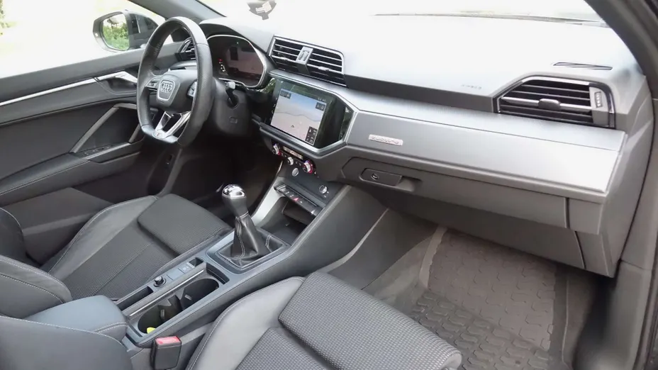 AUDI Q3 -