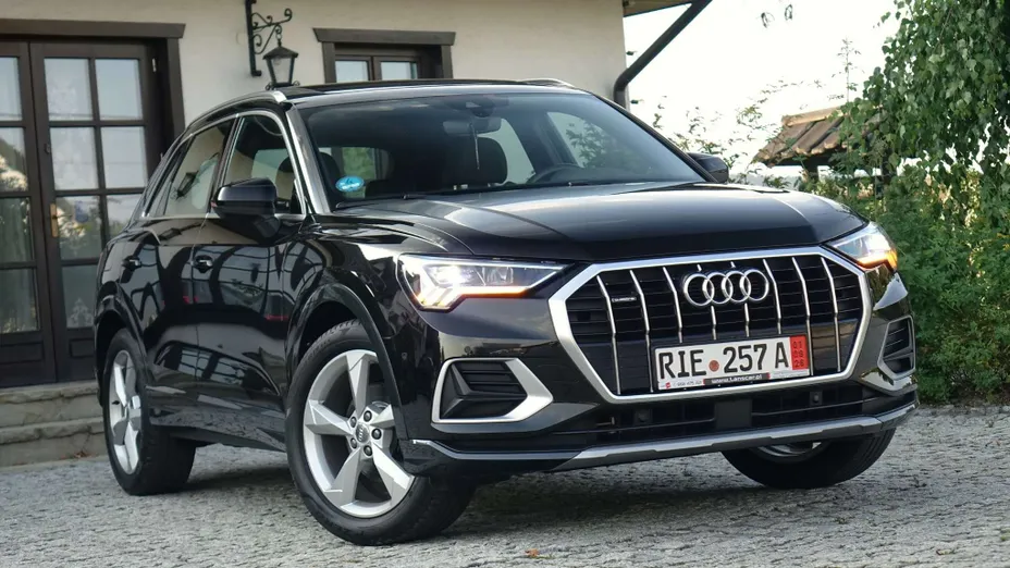 AUDI Q3 -