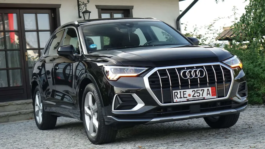 AUDI Q3 -