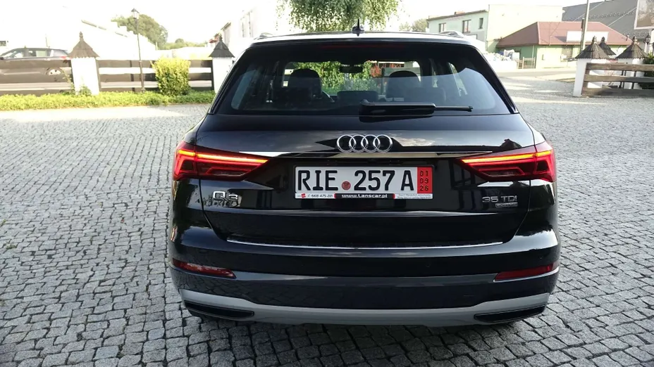 AUDI Q3 -