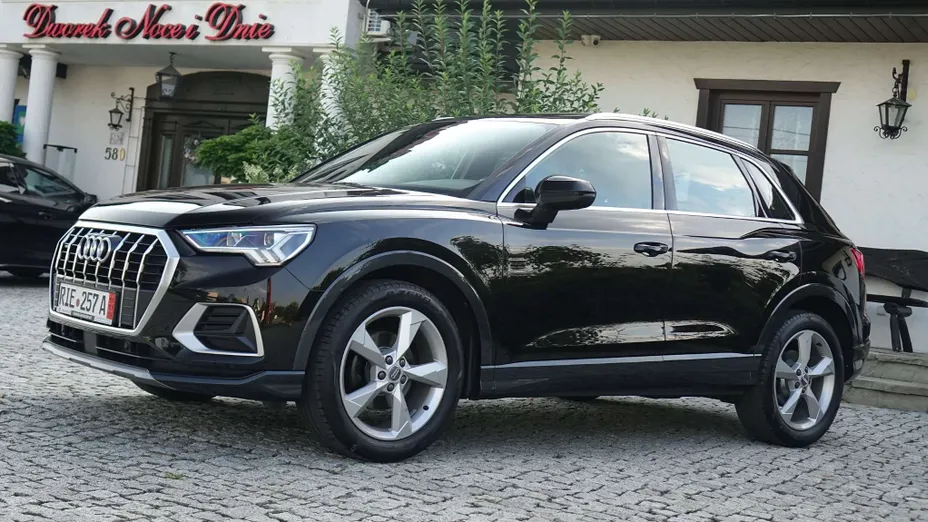 AUDI Q3 -