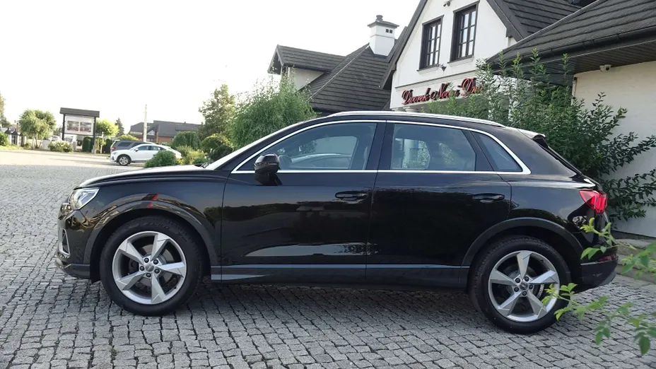 AUDI Q3 -