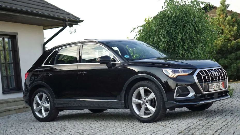 AUDI Q3 -