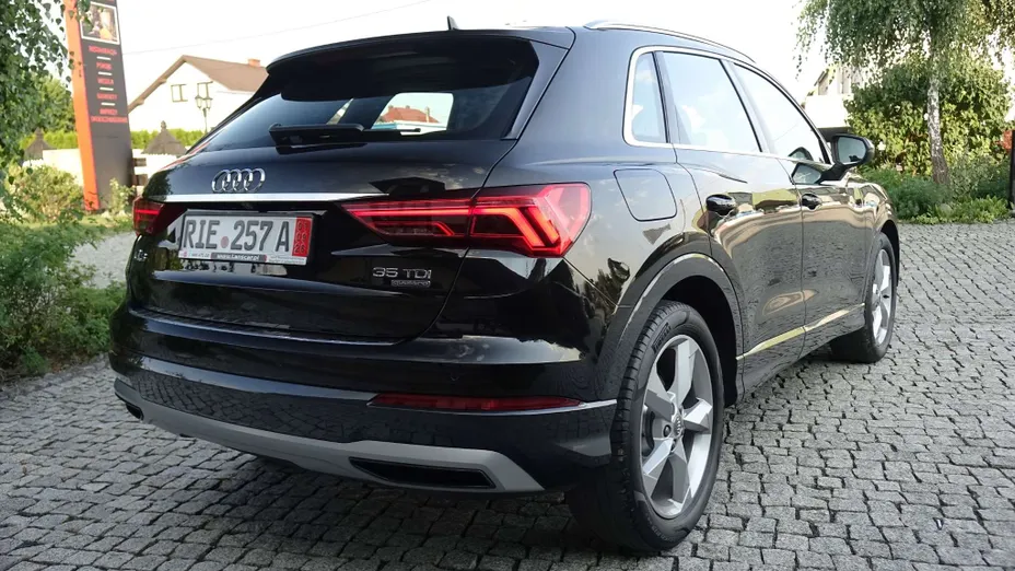AUDI Q3 -