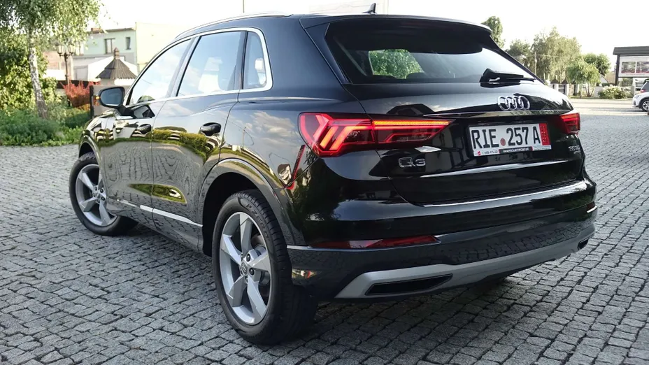 AUDI Q3 -