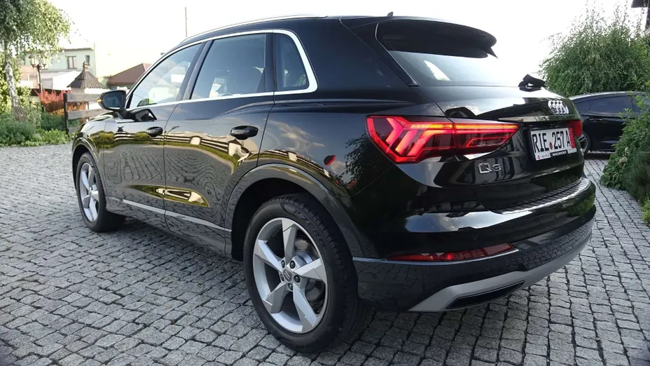 AUDI Q3 -