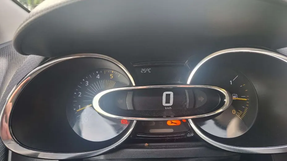 RENAULT Clio -