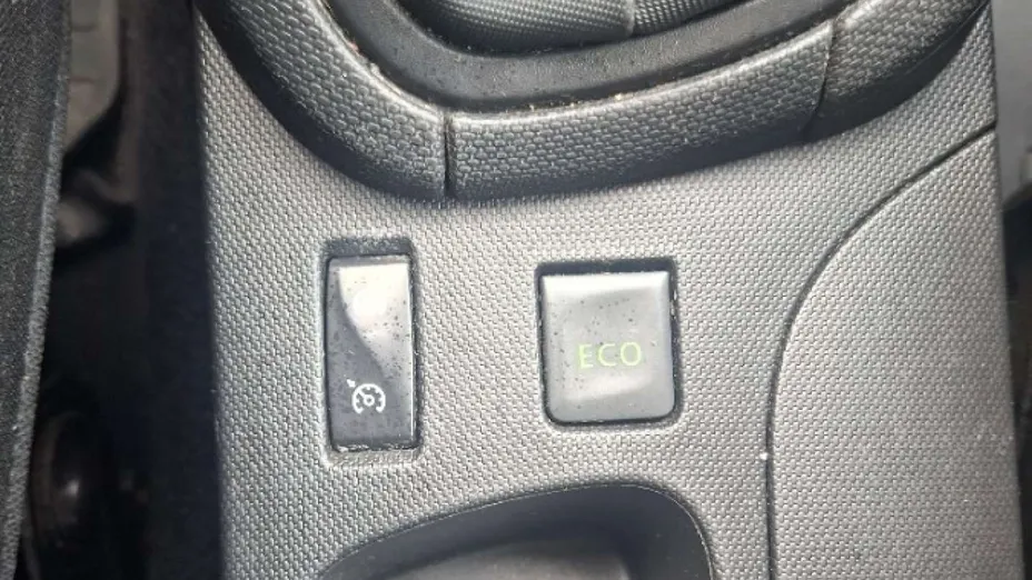 RENAULT Clio -