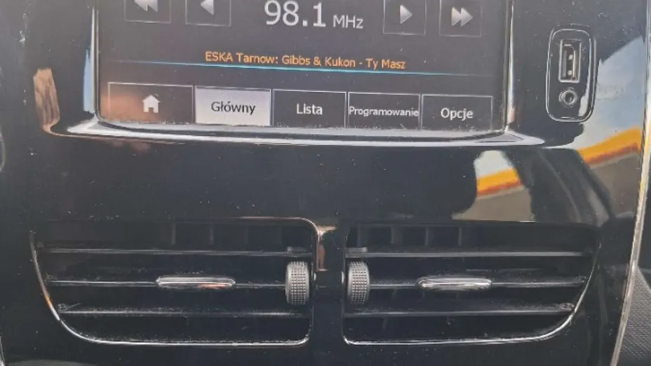 RENAULT Clio -