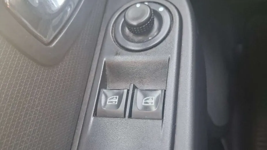 RENAULT Clio -