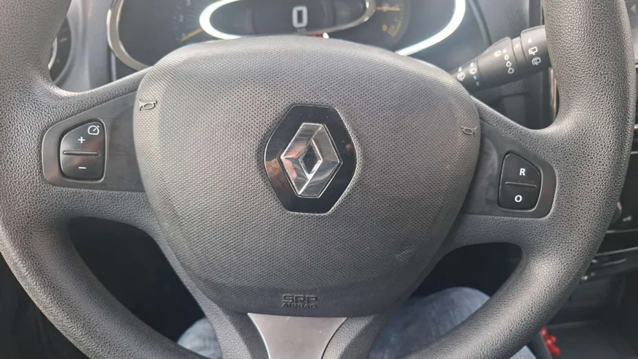 RENAULT Clio -