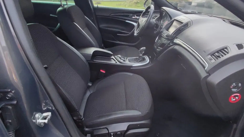 OPEL Insignia -
