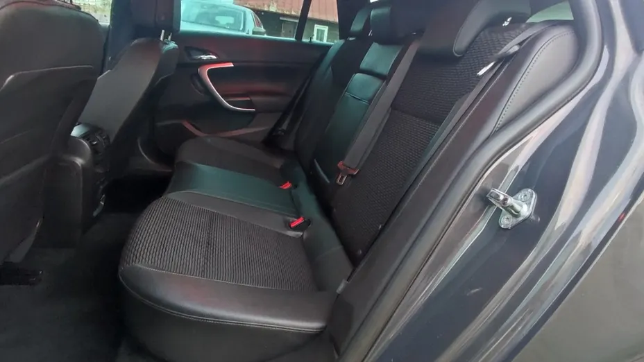 OPEL Insignia -