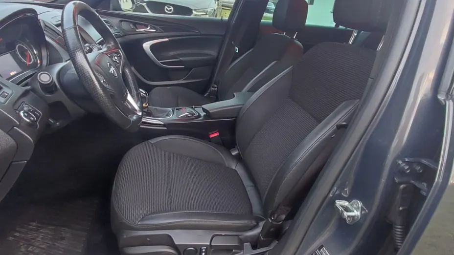 OPEL Insignia -