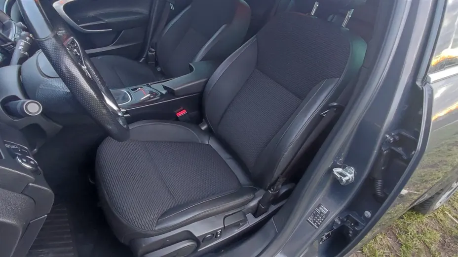 OPEL Insignia -