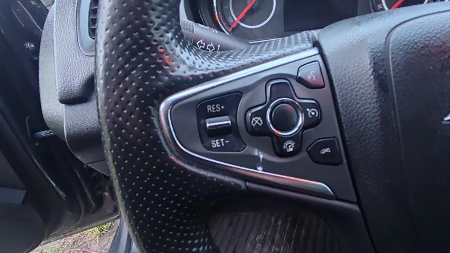 OPEL Insignia -