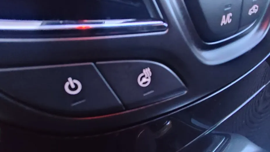 OPEL Insignia -