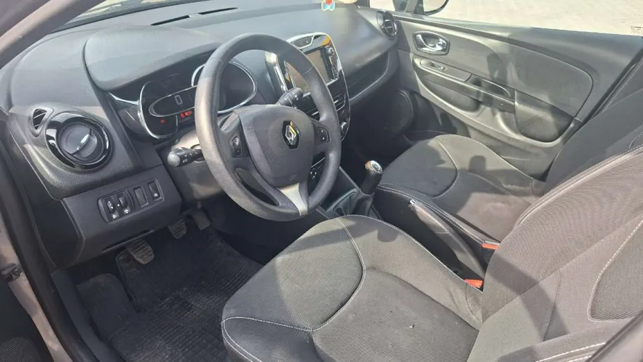 RENAULT Clio -