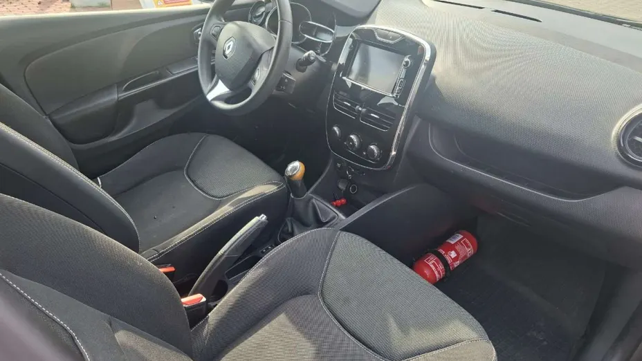 RENAULT Clio -