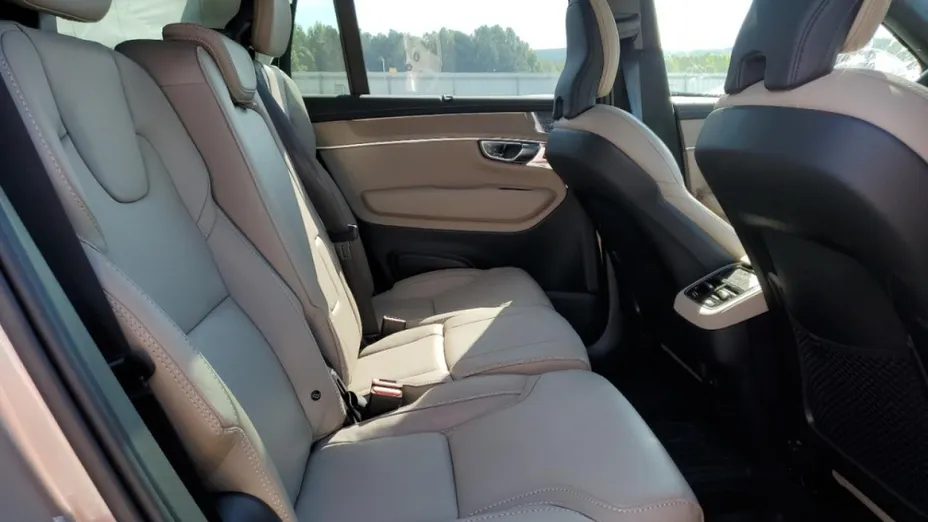 VOLVO XC90 -