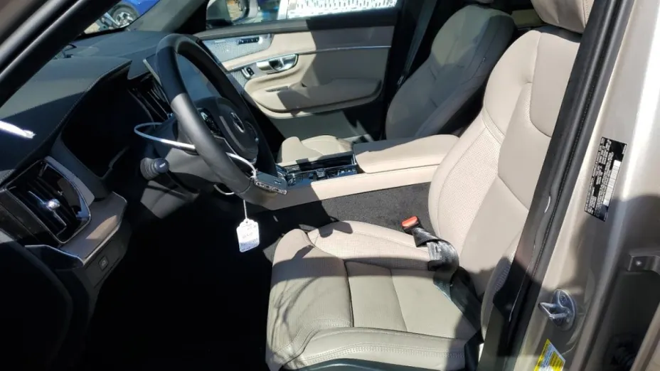 VOLVO XC90 -