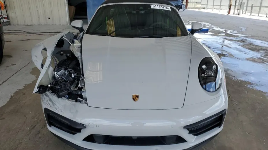 PORSCHE 911 -