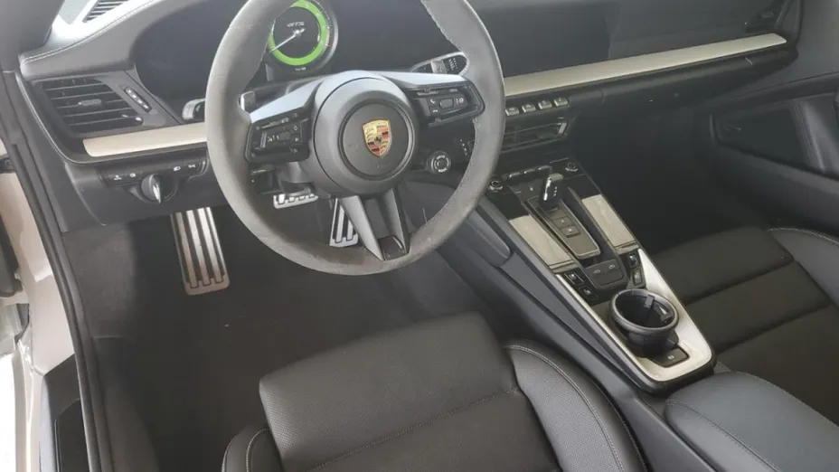 PORSCHE 911 -