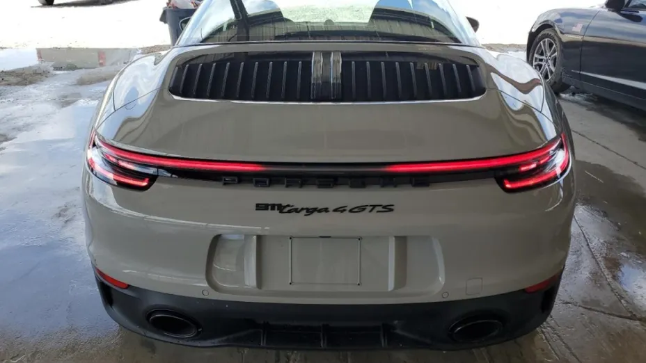 PORSCHE 911 -