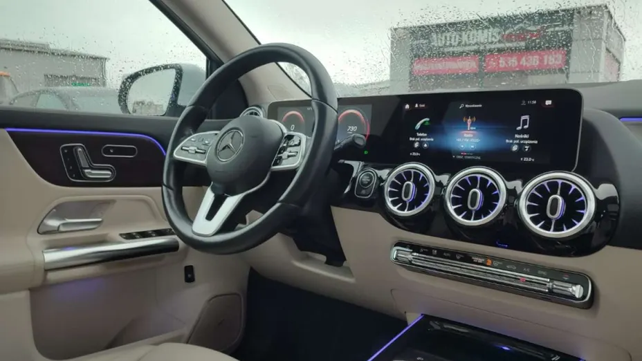 MERCEDES-BENZ GLA -