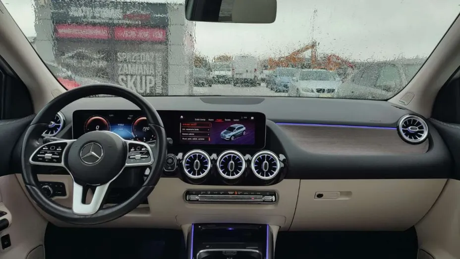 MERCEDES-BENZ GLA -