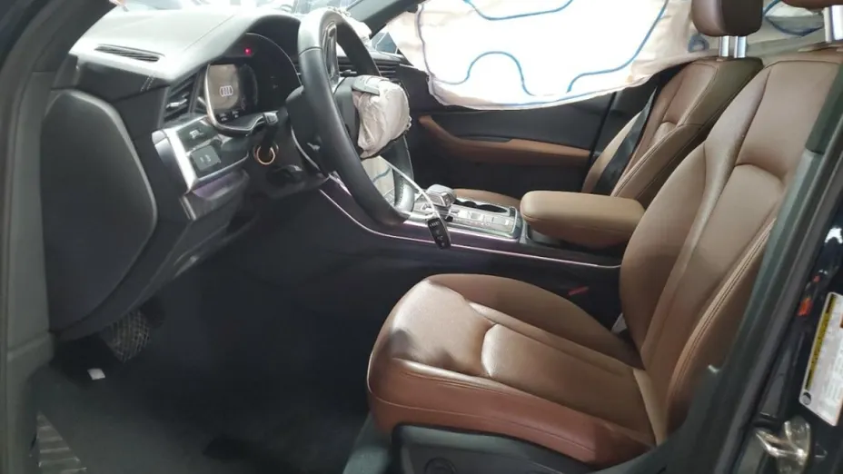 AUDI Q7 -