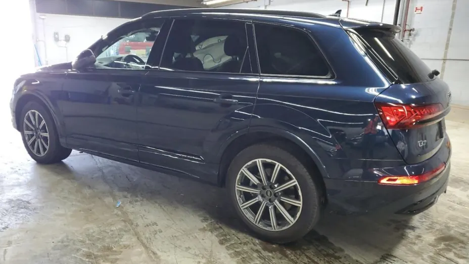 AUDI Q7 -