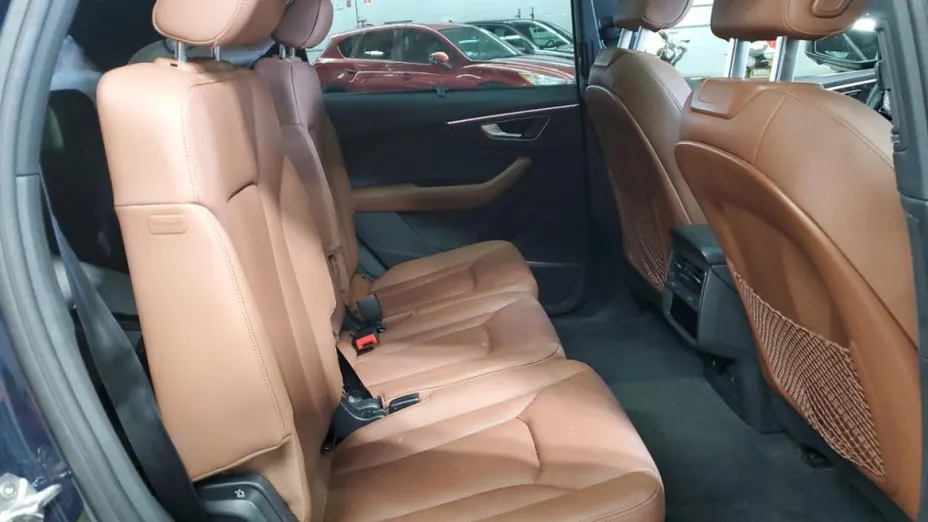AUDI Q7 -