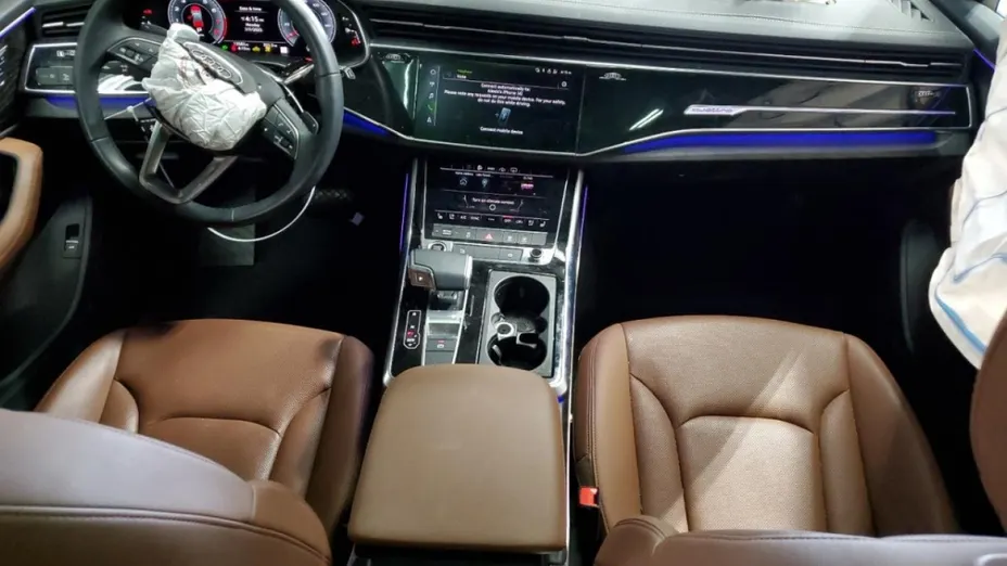 AUDI Q7 -
