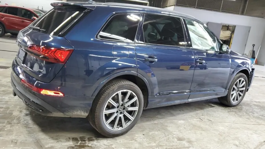 AUDI Q7 -