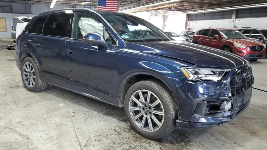 AUDI Q7 -