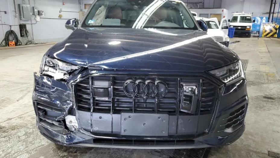 AUDI Q7 -
