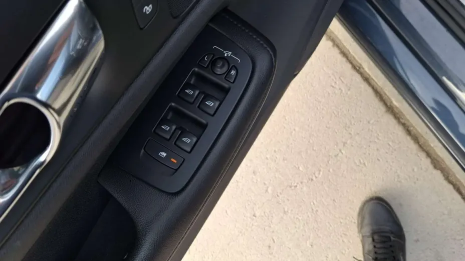 VOLVO V60 -