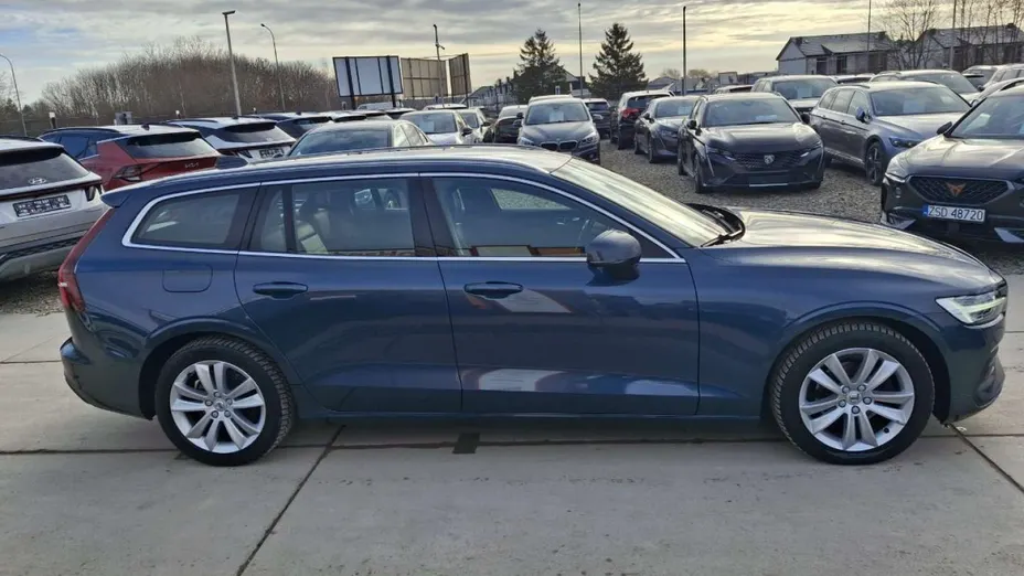 VOLVO V60 -