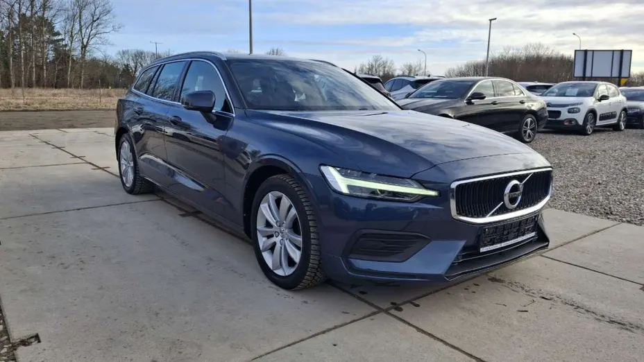 VOLVO V60 -