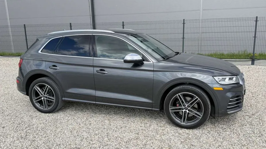 AUDI SQ5 -