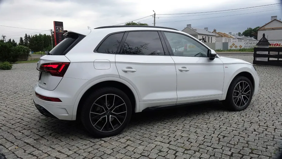 AUDI Q5 -